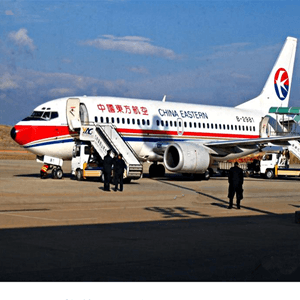 两江航空托运航空快运业稳步发展的原因是什么？